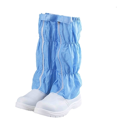 La PU cubre reutilizable respirable de la tela de 5m m de las botas con cuero azules blancas estáticas antis del sitio limpio