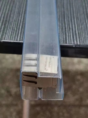 Tubo del cuadrado 10e6-10e9 ESD del Pvc, tubos de envío plásticos para los componentes electrónicos