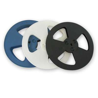 - Rollo de cable de plástico fácil de maniobrar y almacenar con mangos integrados y kits de ruedas opcionales