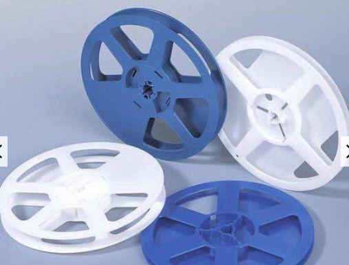 Tubo ESD de PVC transparente para el embalaje de módulos de alimentación eléctrica ligeros con dimensiones estables y buena resistencia al impacto