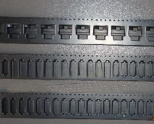 Cinta grabada en relieve negra del portador, material estático anti del ANIMAL DOMÉSTICO del picosegundo de la PC de SMT de la cinta