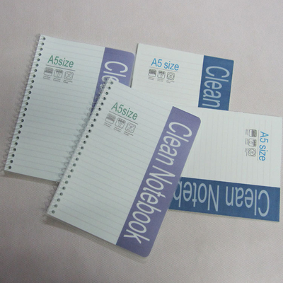El PVC cubre el cuaderno espiral 50 del recinto limpio sin pelusa de las páginas A5