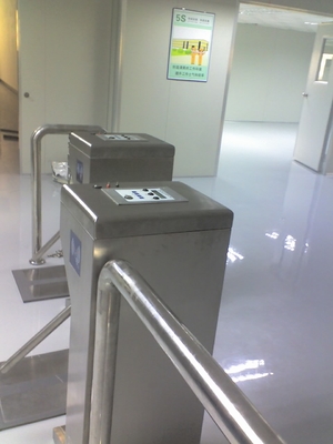 Torniquete vertical elegante del trípode para el sistema del control de acceso de la inspección del ESD