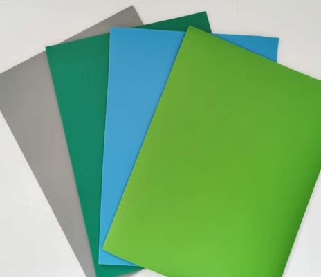 la tabla estática anti del 1M Width ESD cubre la superficie brillante para el recinto limpio